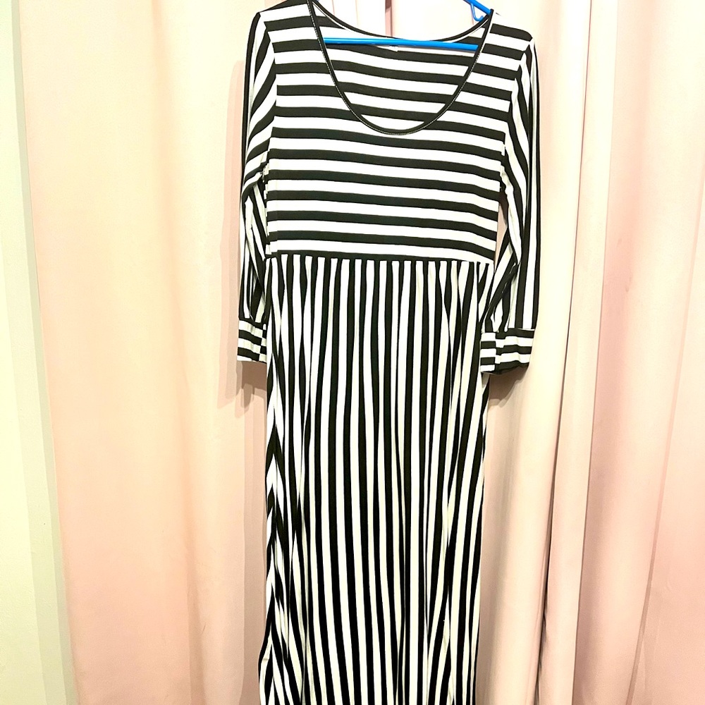 Striped maxi😍